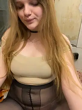 Snapshot of -MimmiLissa- chatting on 11/28/25, 02:20 -MimmiLissa- online show from 11/28/25, 02:20