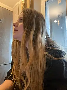 -MimmiLissa- online show from 04/15/26, 10:00