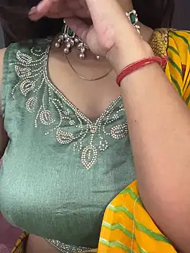 Snapshot of DesiZoya chatting on 09/28/25, 10:48 DesiZoya online show from 09/28/25, 10:48