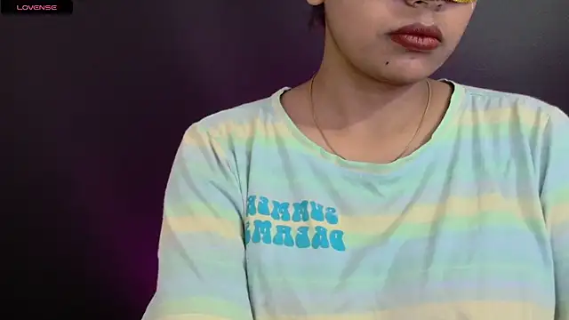 Snapshot of DesiZoya chatting on 10/14/25, 03:51 DesiZoya online show from 10/14/25, 03:51