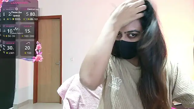 Snapshot of DesiZoya chatting on 11/06/25, 10:21 DesiZoya online show from 11/06/25, 10:21