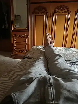 Snapshot of Bobby967 chatting on 11/18/25, 09:36 Bobby967 online show from 11/18/25, 09:36