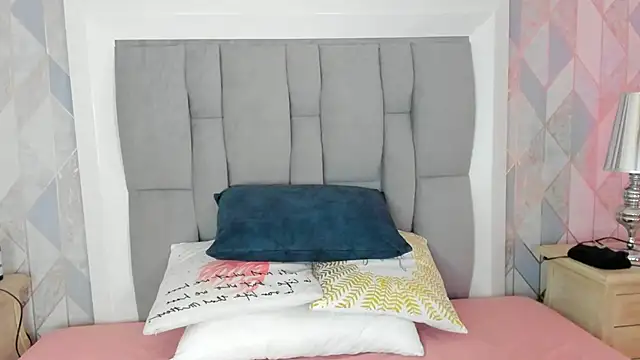 Princsgirl  online show from 01/08/26, 06:43