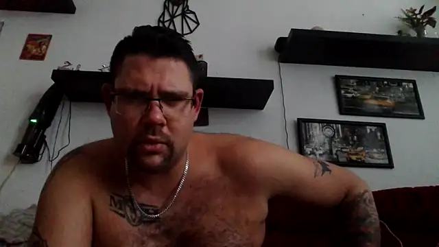 Snapshot of sexykevin17cm chatting on 02/11/26, 03:06 sexykevin17cm online show from 02/11/26, 03:06