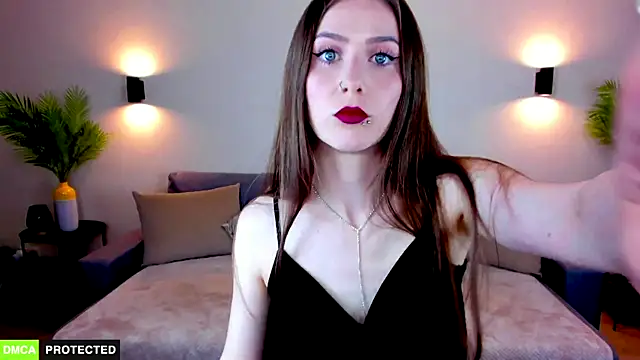 TheWoman   online show from 04/16/26, 07:36