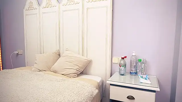 new dee online show from 03/22/25, 09:13