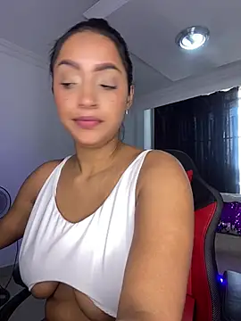 Snapshot of Shantal_Lovee chatting on 01/08/25, 04:44 Shantal Lovee online show from 01/08/25, 04:44