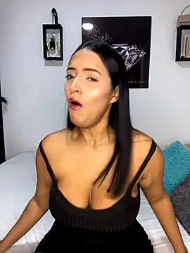 Snapshot of Shantal_Lovee chatting on 11/08/25, 09:46 Shantal Lovee online show from 11/08/25, 09:46