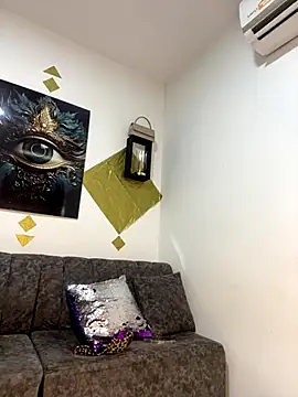 Snapshot of Shantal_Lovee chatting on 11/23/25, 06:08 Shantal Lovee online show from 11/23/25, 06:08