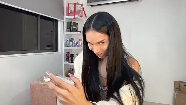 Snapshot of Michell_simons chatting on 01/21/25, 12:25 Michell simons online show from 01/21/25, 12:25