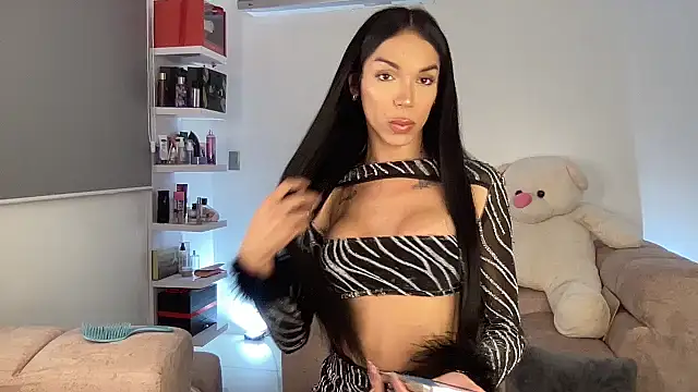 Snapshot of Michell_simons chatting on 02/01/25, 06:54 Michell simons online show from 02/01/25, 06:54