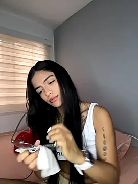 Snapshot of Sammy_pink chatting on 09/22/25, 01:02 Sammy pink online show from 09/22/25, 01:02