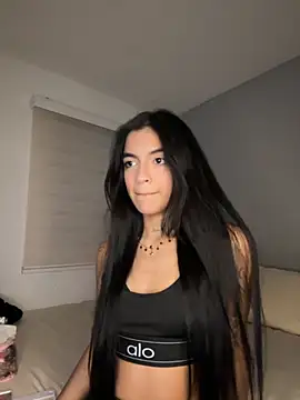 Snapshot of Sammy_pink chatting on 10/22/25, 01:06 Sammy pink online show from 10/22/25, 01:06