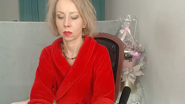 LuxuryNika online show from 02/04/26, 08:14