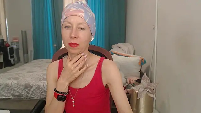 Snapshot of LuxuryNika chatting on 07/10/26, 01:25 LuxuryNika online show from 07/10/26, 01:25