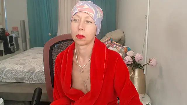 Snapshot of LuxuryNika chatting on 07/14/26, 05:29 LuxuryNika online show from 07/14/26, 05:29