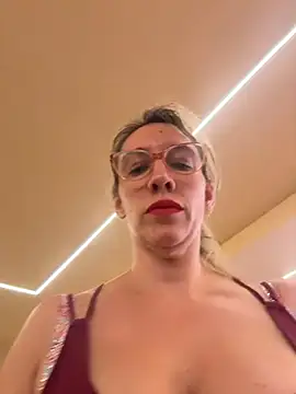 Gatitacarlita online show from 11/24/25, 04:29