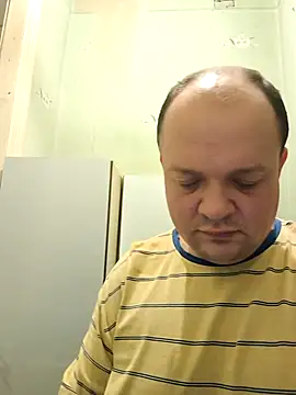 Snapshot of Dimka132 chatting on 12/21/25, 09:16 Dimka132 online show from 12/21/25, 09:16