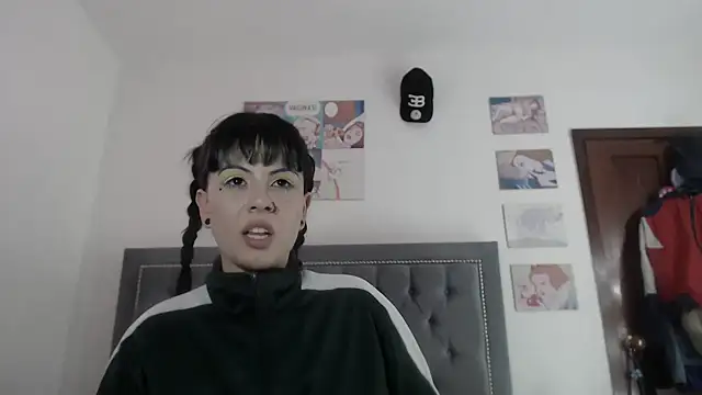 Snapshot of dulce_maria_x chatting on 12/28/24, 10:55 dulce maria x online show from 12/28/24, 10:55