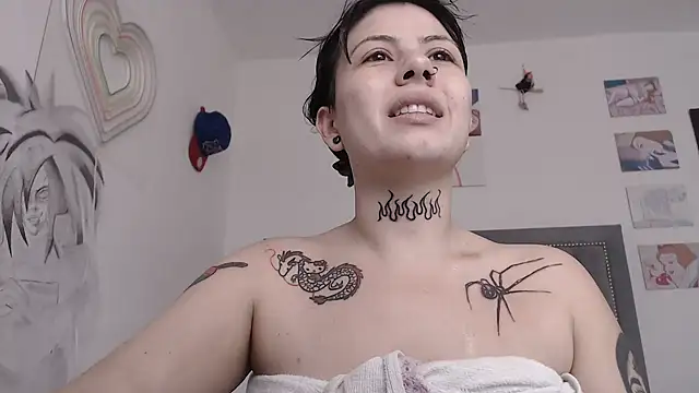 Snapshot of dulce_maria_x chatting on 03/21/25, 04:18 dulce maria x online show from 03/21/25, 04:18