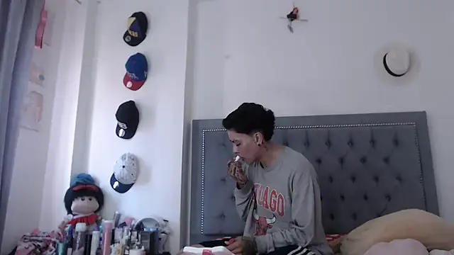 Snapshot of dulce_maria_x chatting on 10/09/25, 12:36 dulce maria x online show from 10/09/25, 12:36