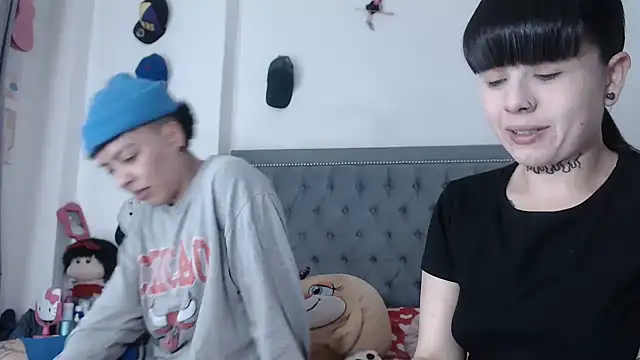 Snapshot of dulce_maria_x chatting on 10/23/25, 10:30 dulce maria x online show from 10/23/25, 10:30