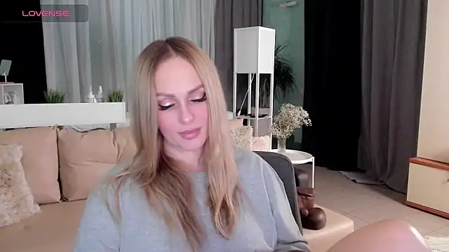 Libby Nora online show from 01/31/25, 04:06