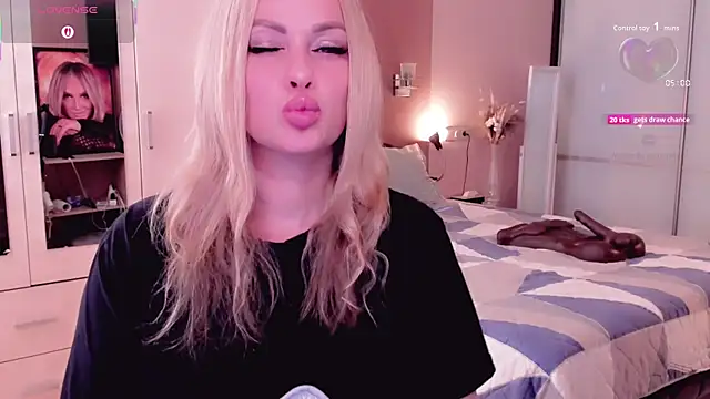 Libby Nora online show from 09/30/25, 11:26