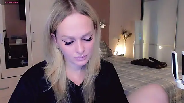 Libby Nora online show from 11/21/25, 09:19