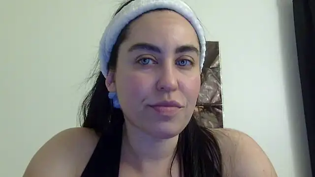 Snapshot of WetFlower69 chatting on 06/08/26, 01:28 WetFlower69 online show from 06/08/26, 01:28