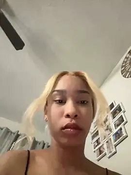 Snapshot of nikkiibabby chatting on 12/27/24, 09:54 nikkiibabby online show from 12/27/24, 09:54