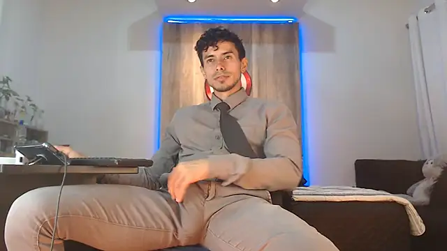 Snapshot of Andrew_4_ chatting on 10/27/25, 04:49 Andrew 4 online show from 10/27/25, 04:49