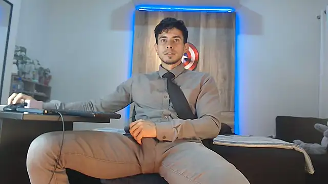 Snapshot of Andrew_4_ chatting on 11/15/25, 01:36 Andrew 4 online show from 11/15/25, 01:36