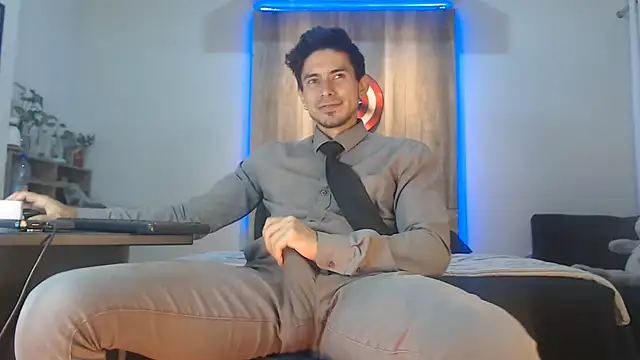 Snapshot of Andrew_4_ chatting on 11/28/25, 03:31 Andrew 4 online show from 11/28/25, 03:31