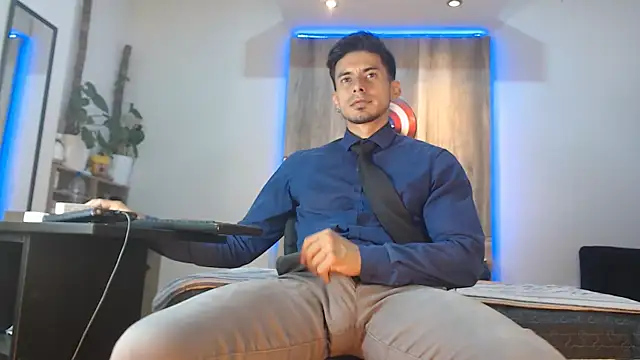 Andrew 4  online show from 02/05/26, 01:54