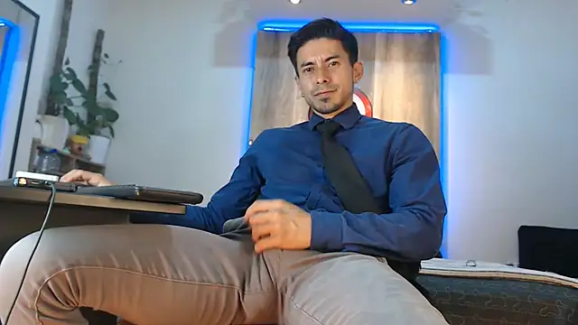 Andrew 4  online show from 02/12/26, 02:39