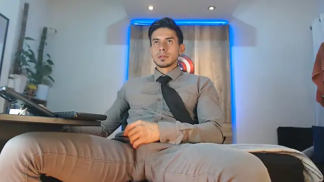 Andrew 4  online show from 03/10/26, 05:12