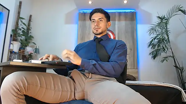 Andrew 4  online show from 05/13/26, 02:31