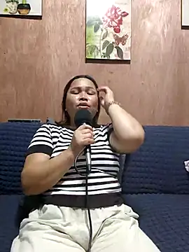 XXLorie 02 online show from 01/17/26, 11:15