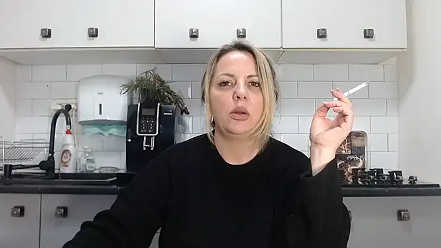 erikaerika online show from 01/11/25, 02:15