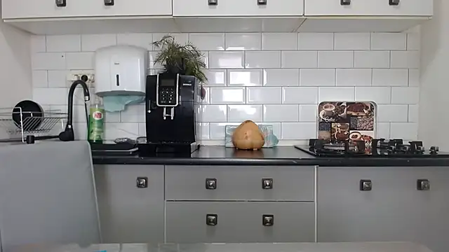 erikaerika online show from 01/30/25, 10:08