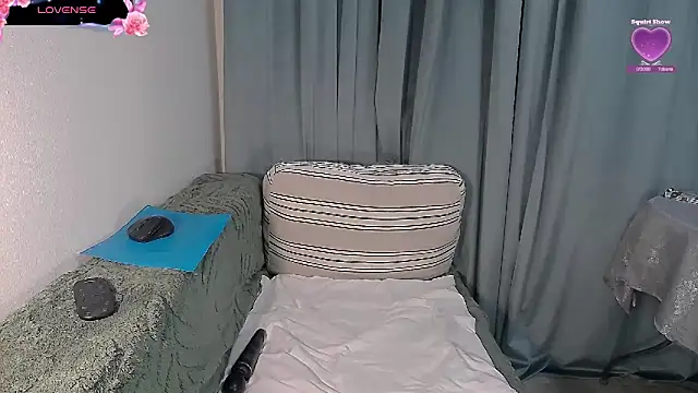 erikaerika online show from 12/20/25, 08:21