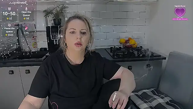 Snapshot of erikaerika chatting on 02/15/26, 04:36 erikaerika online show from 02/15/26, 04:36