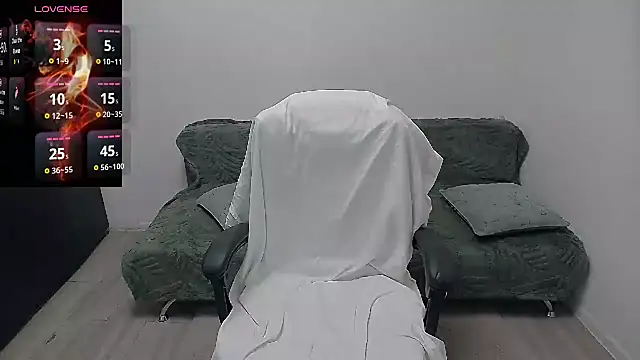erikaerika online show from 05/18/26, 07:25