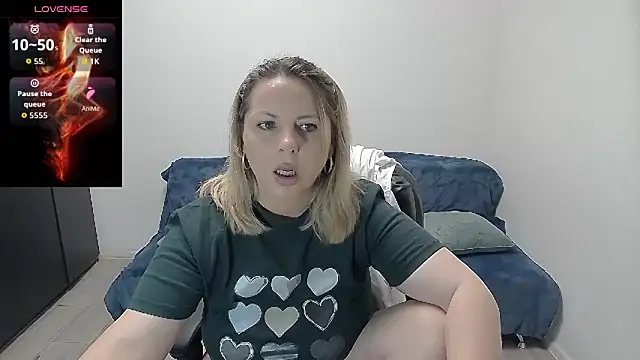 erikaerika online show from 05/25/26, 07:03