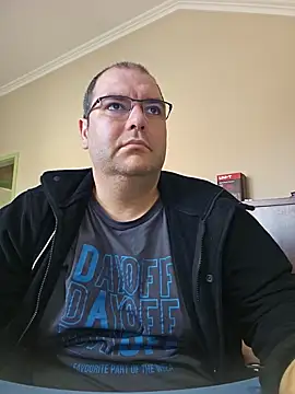 Andrew1900529 online show from 03/18/25, 10:03