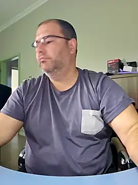 Andrew1900529 online show from 09/17/25, 07:54