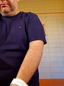 Andrew1900529 online show from 11/07/25, 09:09