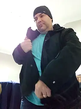 Andrew1900529 online show from 12/04/25, 05:39