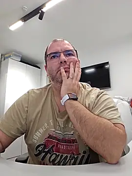 Andrew1900529 online show from 01/06/26, 07:28